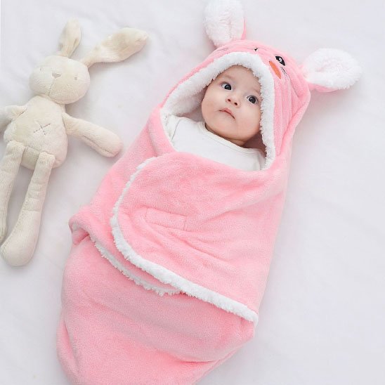 bebe emmaillote nid d ange polaire rose lapin