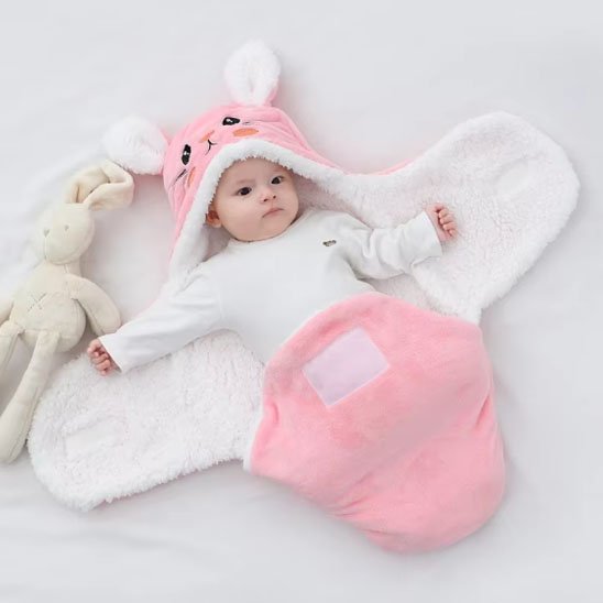 bebe-nid-d-amge-rose-lapin-bras-libres