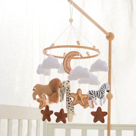 Mobile bebe animaux safari nuages berceau