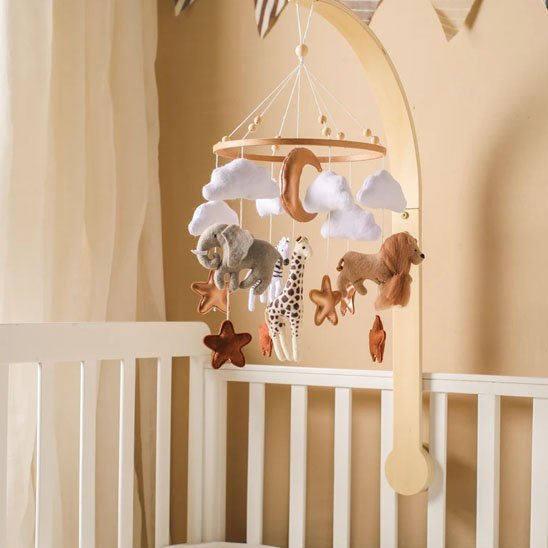 Mobile bebe artisanal animaux jungle berceau