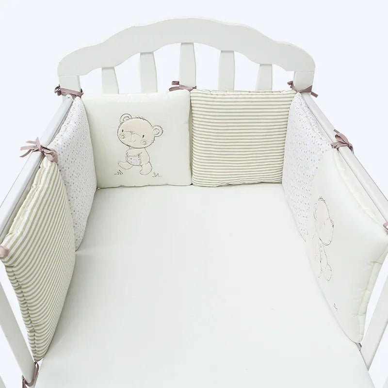 tour de lit bebe dessin ourson couleur pastel raye