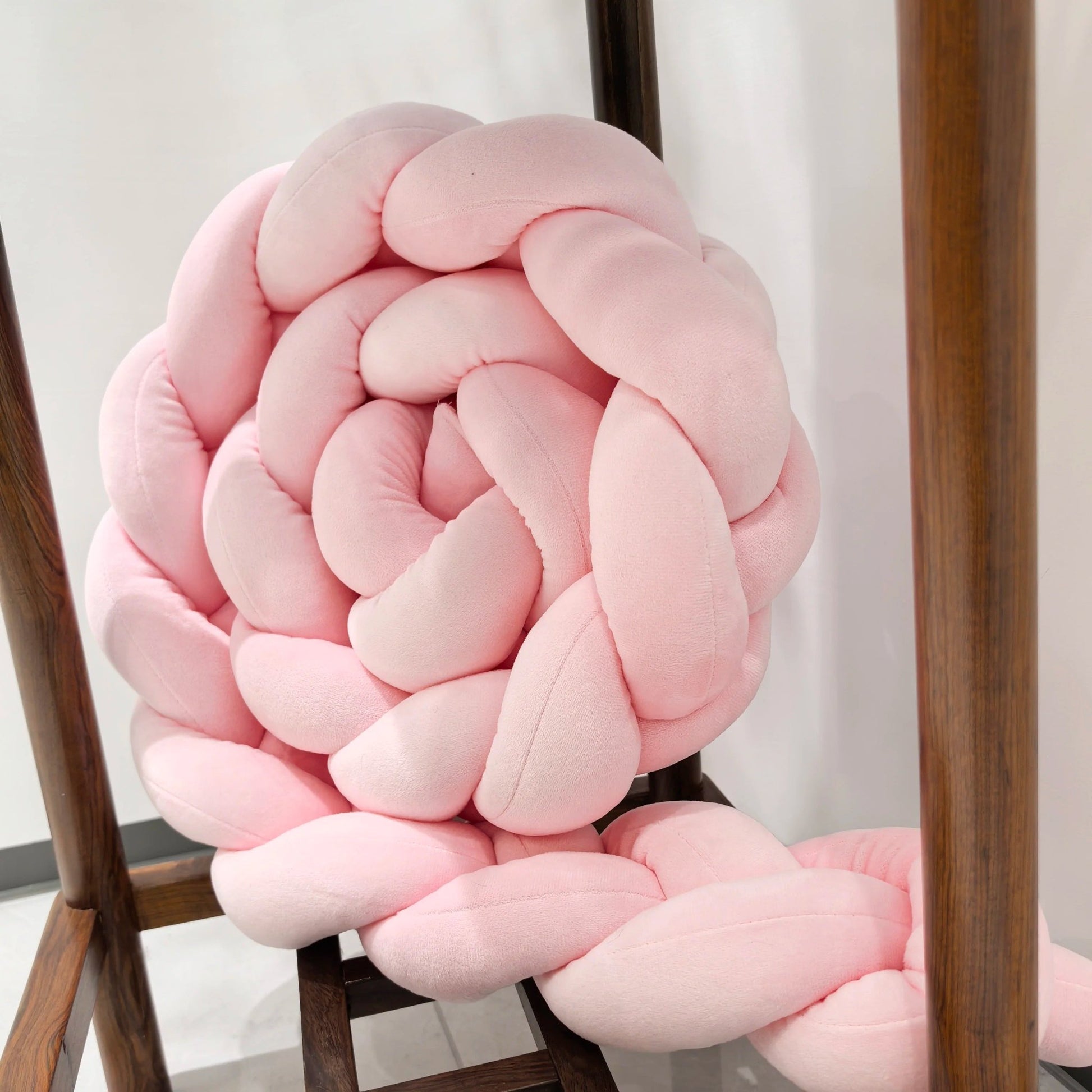 tour de lit tresse rose